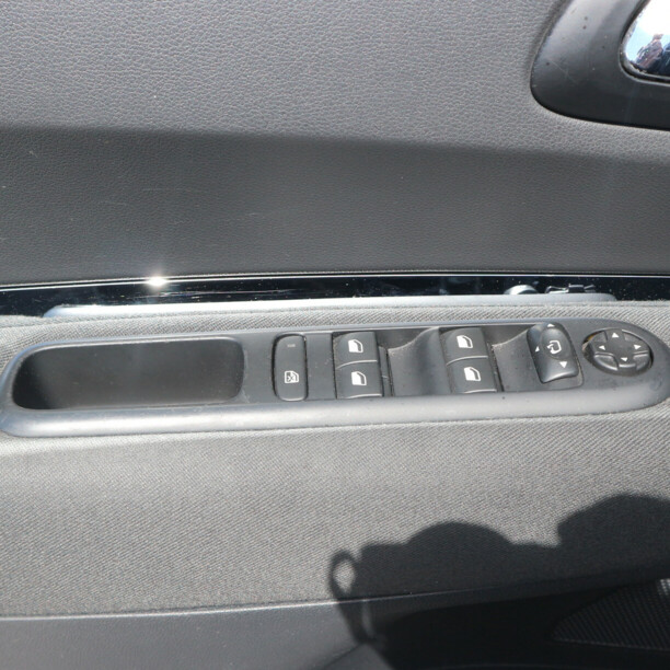 Peugeot 5008 I · Рестайлинг, 7 мест, 2016 г.