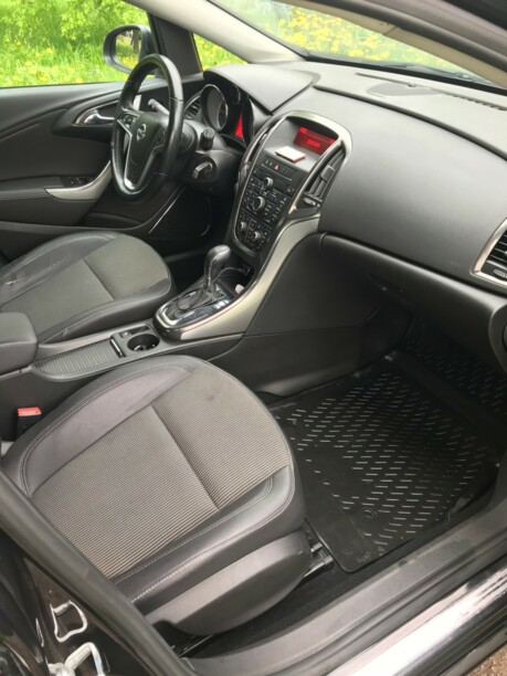 Opel Astra J, 2010 г.