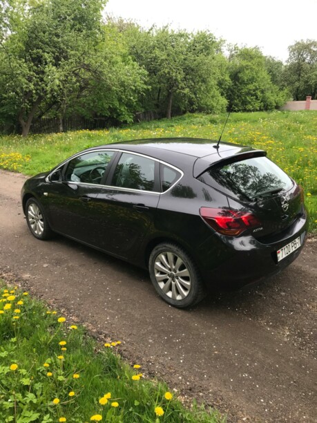 Opel Astra J, 2010 г.