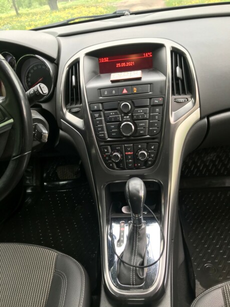 Opel Astra J, 2010 г.