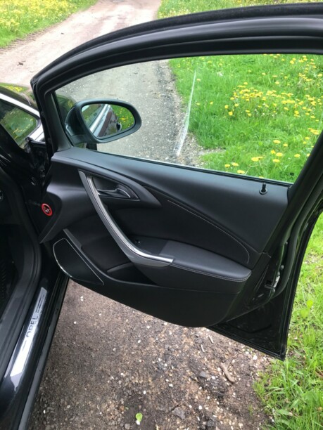 Opel Astra J, 2010 г.