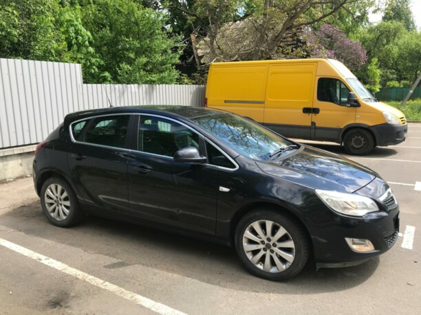 Opel Astra J, 2010 г.