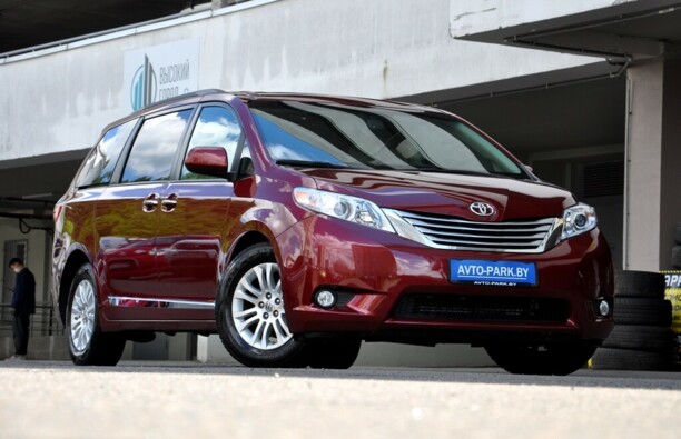 Toyota Sienna III (XL30), 7 мест, 2017 г.