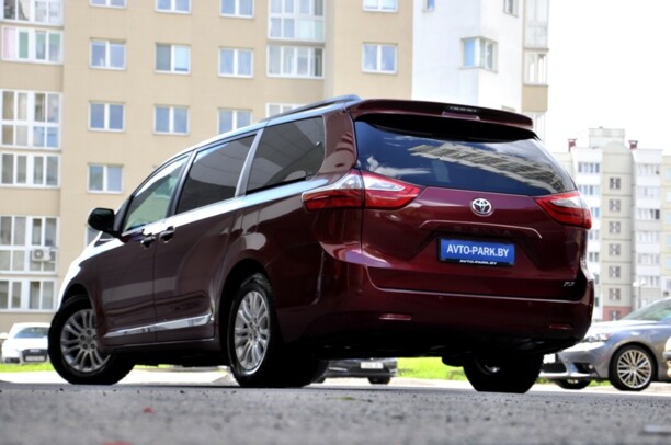 Toyota Sienna III (XL30), 7 мест, 2017 г.