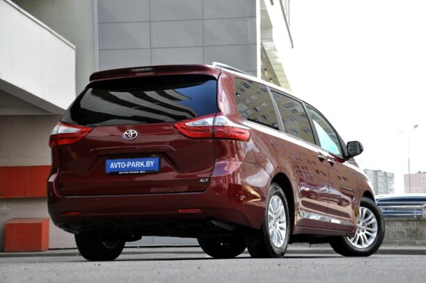 Toyota Sienna III (XL30), 7 мест, 2017 г.