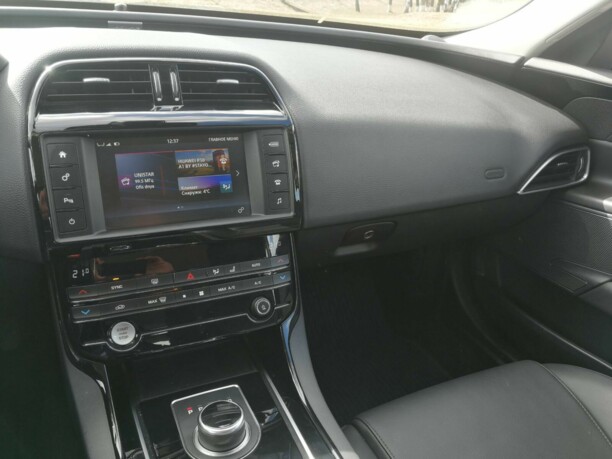 Jaguar XE, 2018 г.