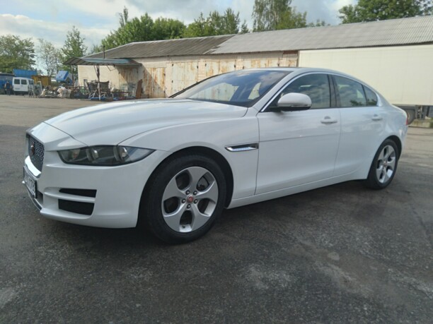 Jaguar XE, 2017 г.