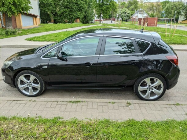 Opel Astra J, 2010 г.