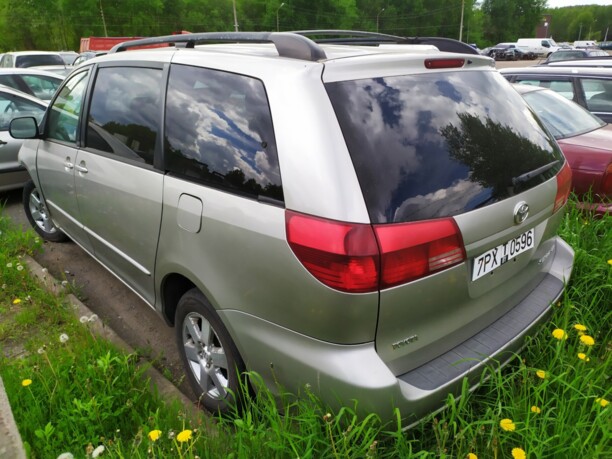 Toyota Sienna II (XL20), 7 мест, 2004 г.