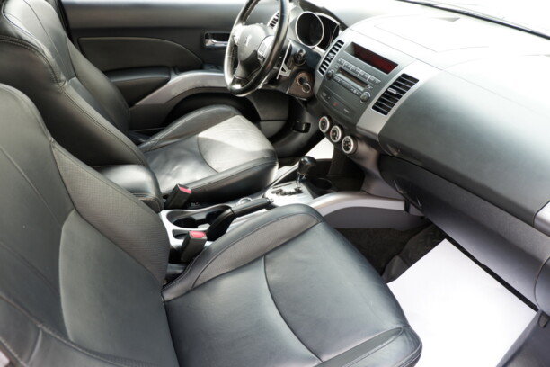 Peugeot 4007, 7 мест, 2008 г.
