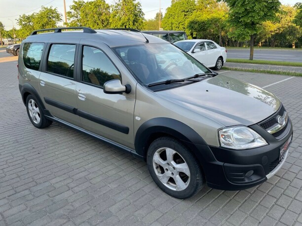 Lada (ВАЗ) Largus, 7 мест, 2016 г.