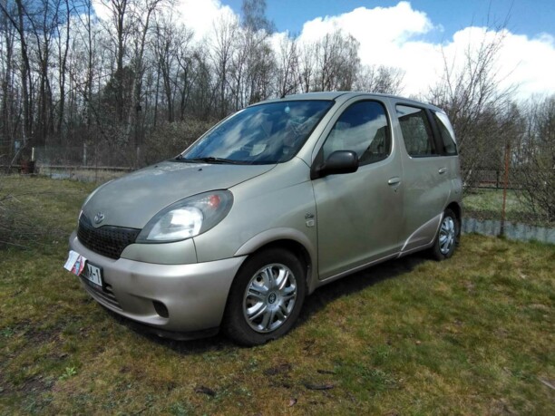 Toyota Yaris Verso, 2002 г.