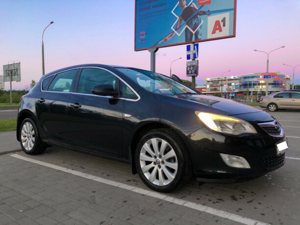 Opel Astra J, 2011 г.