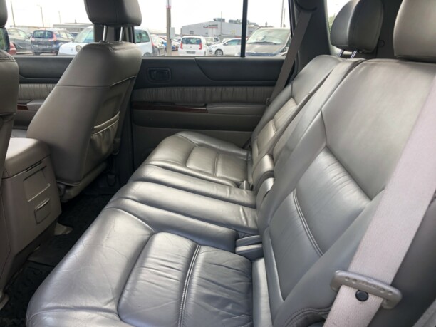 Nissan Patrol Y61, 7 мест, 2002 г.