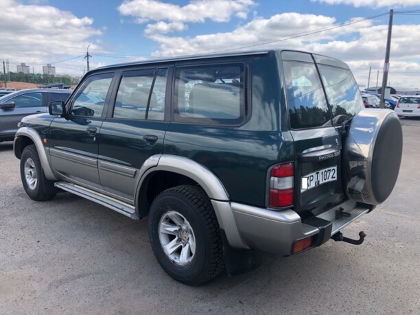 Nissan Patrol Y61, 7 мест, 2002 г.
