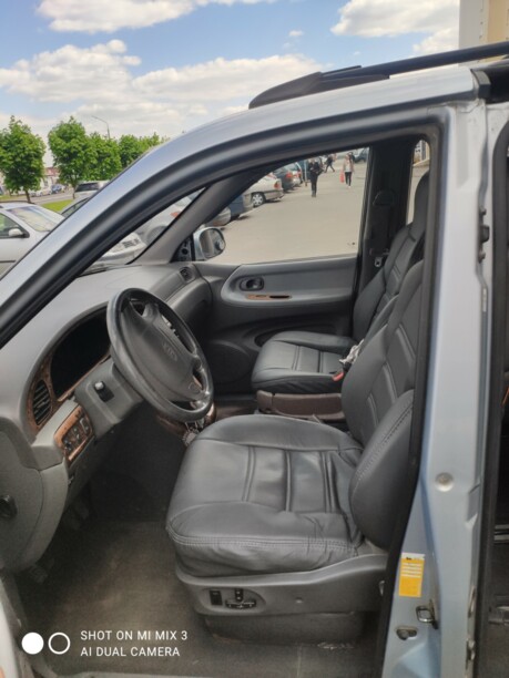 Kia Carnival I, 7 мест, 2001 г.