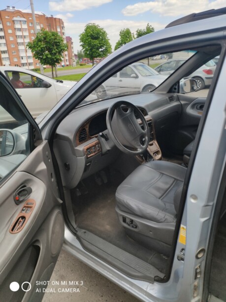 Kia Carnival I, 7 мест, 2001 г.