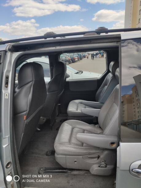 Kia Carnival I, 7 мест, 2001 г.