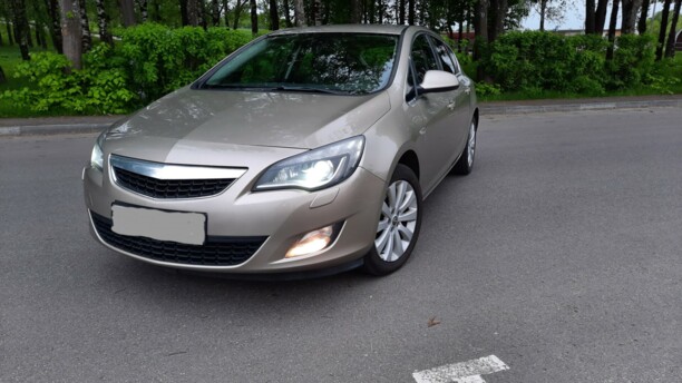 Opel Astra J, 2011 г.