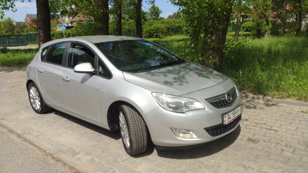 Opel Astra J, 2011 г.