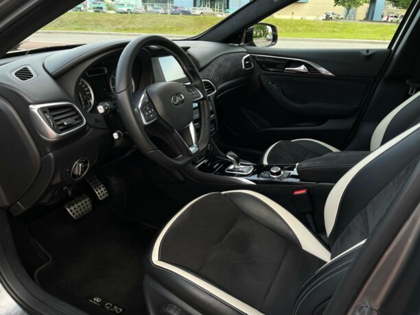 Infiniti Q30, 2016 г.