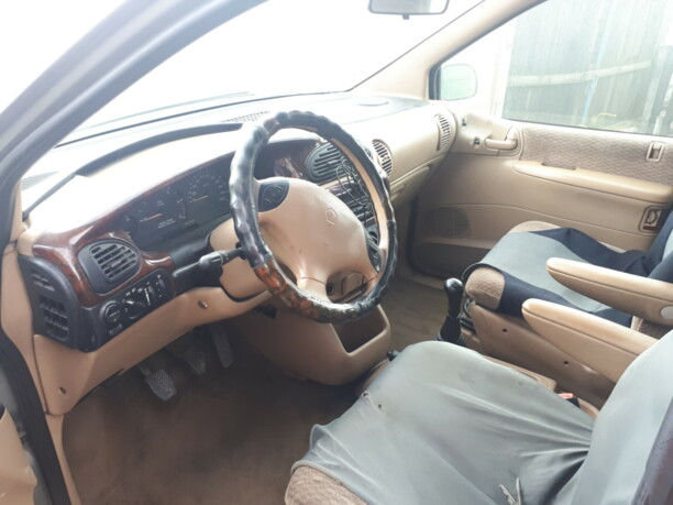 Chrysler Voyager III, 7 мест, 1999 г.