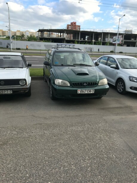 Kia Carnival I, 7 мест, 1999 г.