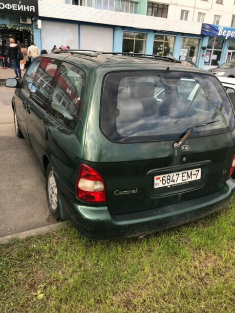 Kia Carnival I, 7 мест, 1999 г.