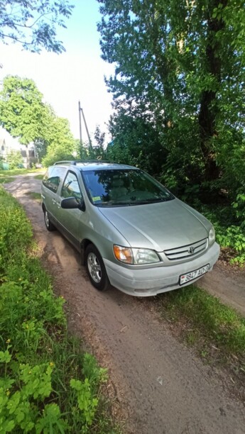 Toyota Sienna I (XL10), 7 мест, 2002 г.