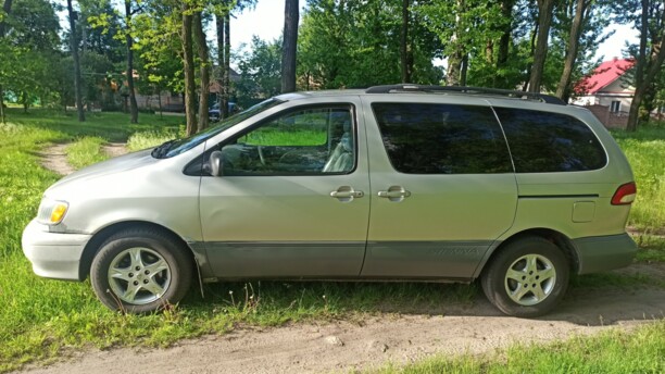 Toyota Sienna I (XL10), 7 мест, 2002 г.