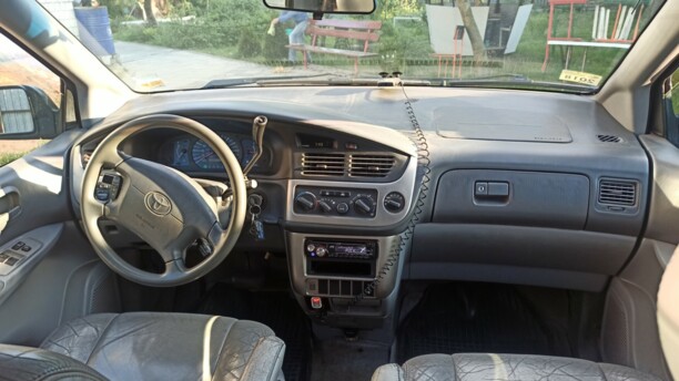 Toyota Sienna I (XL10), 7 мест, 2002 г.