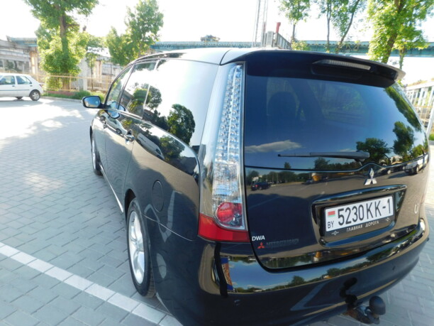Mitsubishi Grandis, 7 мест, 2007 г.