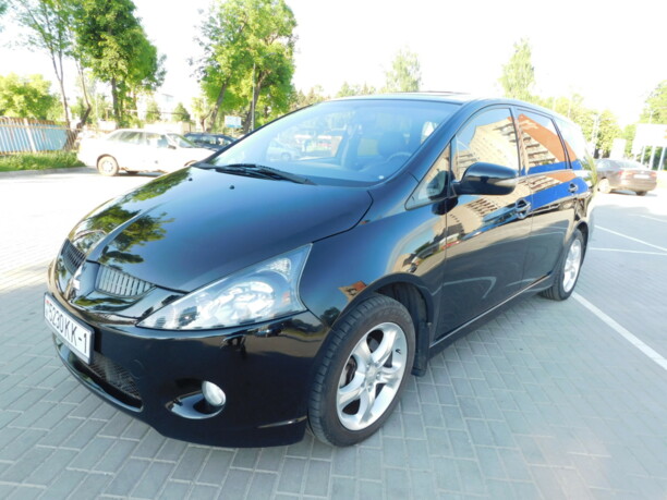 Mitsubishi Grandis, 7 мест, 2007 г.