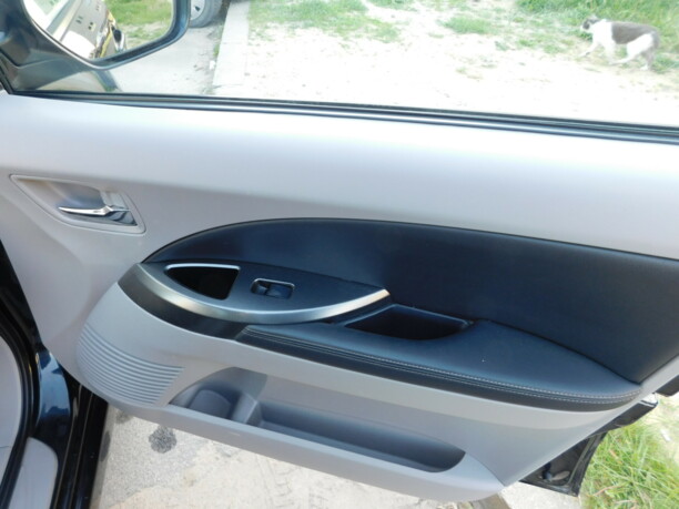 Mitsubishi Grandis, 7 мест, 2007 г.