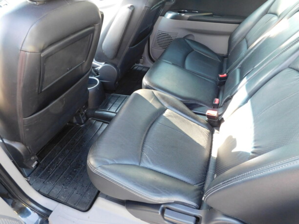 Mitsubishi Grandis, 7 мест, 2007 г.