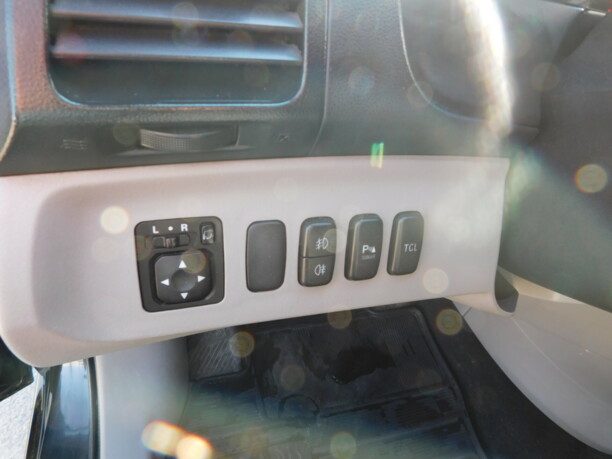 Mitsubishi Grandis, 7 мест, 2007 г.