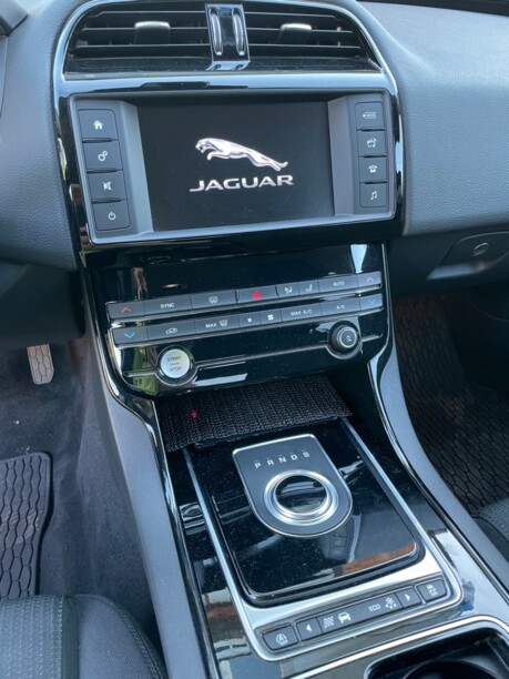 Jaguar XE, 2018 г.