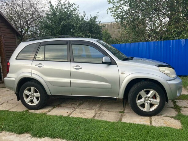 Toyota RAV4 II (XA20) · Рестайлинг, 5 мест, 2004 г.