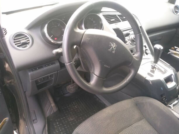 Peugeot 5008 I · Рестайлинг, 7 мест, 2014 г.