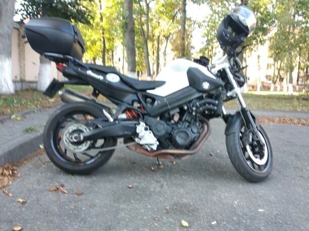 BMW F R, 2010 г.