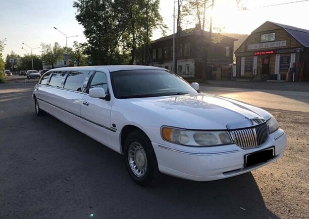 Lincoln Town Car III, 1998 г.