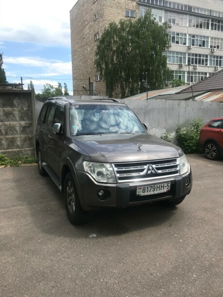 Mitsubishi Pajero IV, 5 мест, 2010 г.