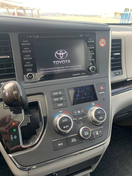 Toyota Sienna III (XL30), 7 мест, 2018 г.