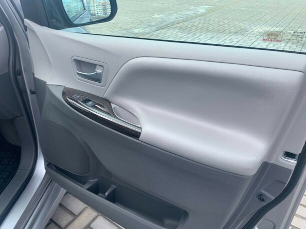 Toyota Sienna III (XL30), 7 мест, 2018 г.
