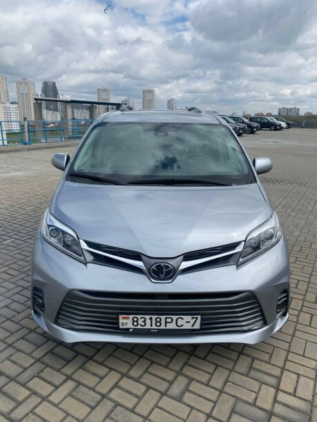 Toyota Sienna III (XL30), 7 мест, 2018 г.