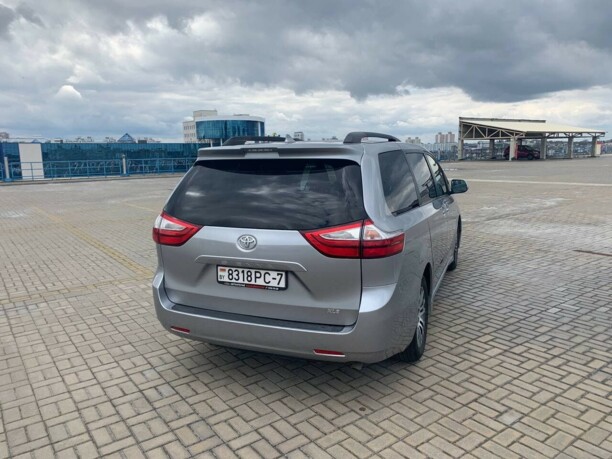 Toyota Sienna III (XL30), 7 мест, 2018 г.