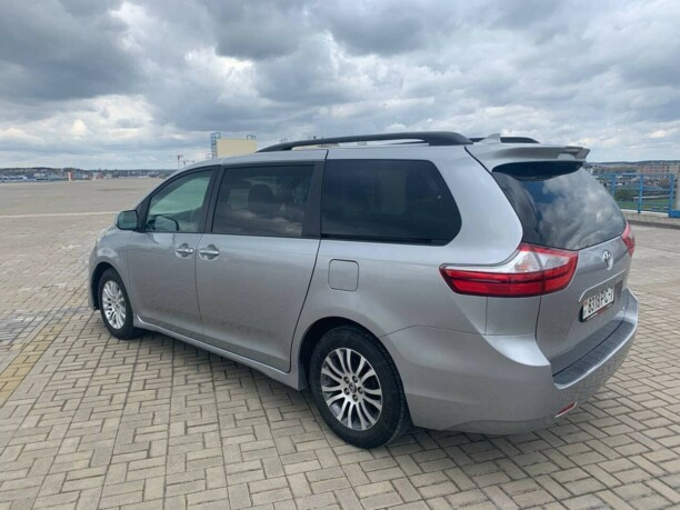 Toyota Sienna III (XL30), 7 мест, 2018 г.