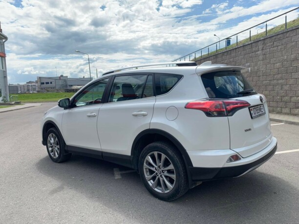 Toyota RAV4 IV (XA40) · Рестайлинг, 5 мест, 2017 г.