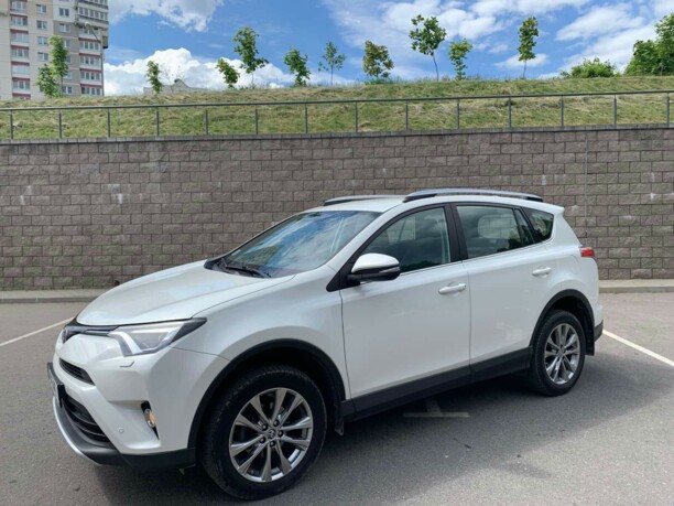 Toyota RAV4 IV (XA40) · Рестайлинг, 5 мест, 2017 г.