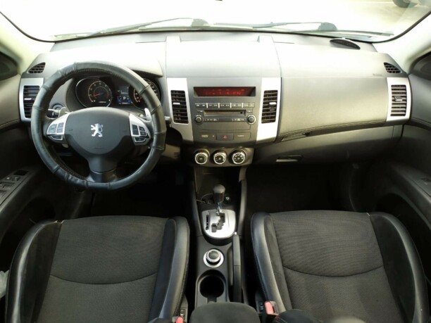 Peugeot 4007, 2010 г.